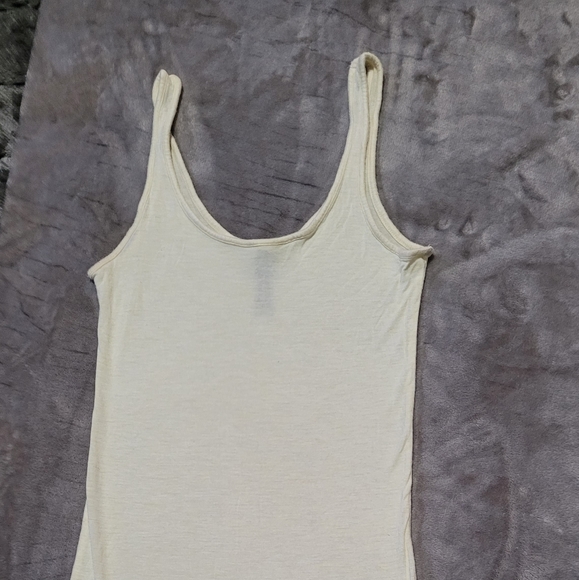 Woman size Medium Lightweight Tank - Picture 1 of 2